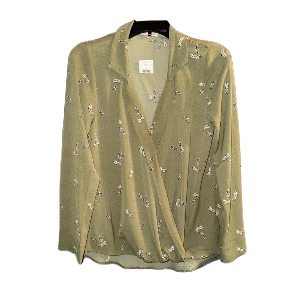 NWT Willow & Root Long Sleeve Feather Print Blouse Size Small